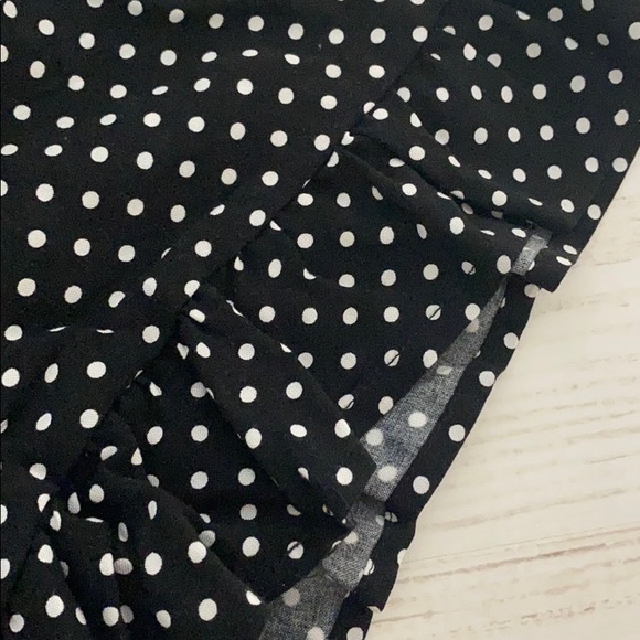 Forever 21 Ruffle short - Picture 3 of 3